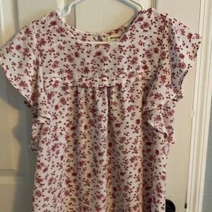 Super cute floral flutter sleeve top